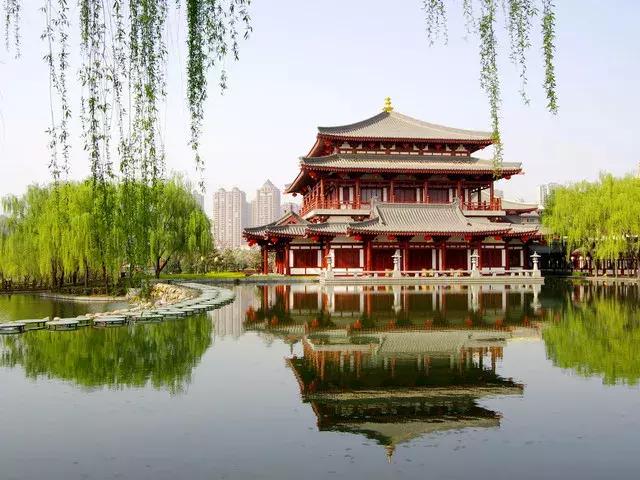 如果你来到了西安,你不得不去大唐芙蓉园!