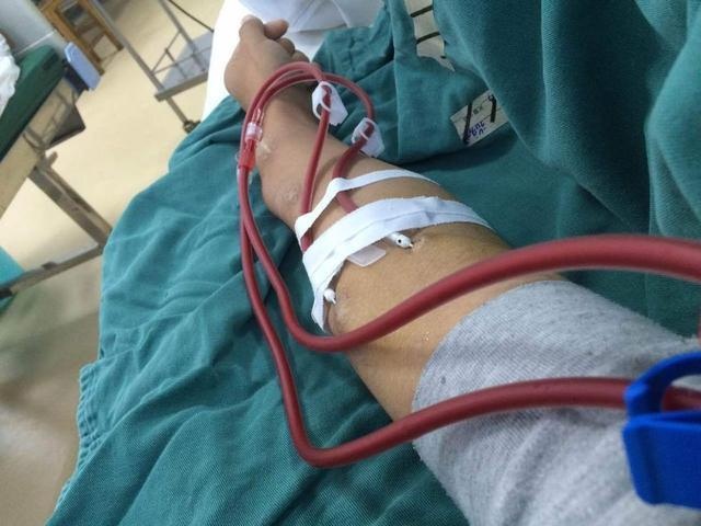 65老人长期吃保健品,住重症监护室十天十万,三个儿女放弃抢救!