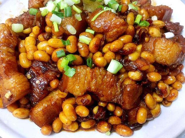 吃惯了家常红烧肉教你两分钟学会做黄豆红烧肉好吃不油腻