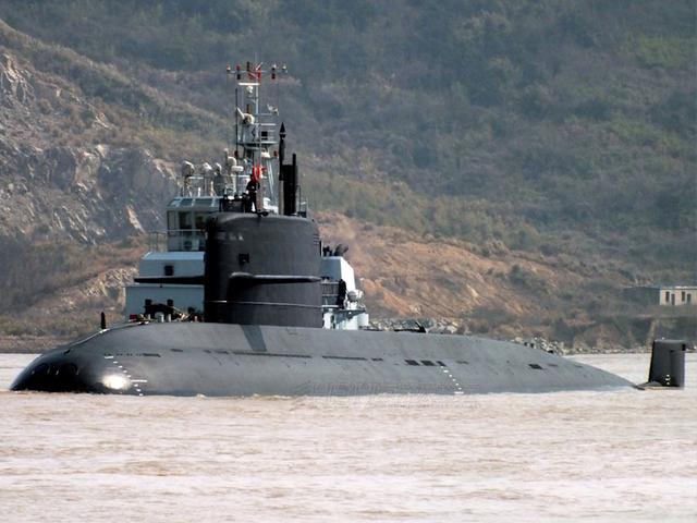 中国一口气曝光大批外贸潜艇 美专家感叹乱拳打死老师傅