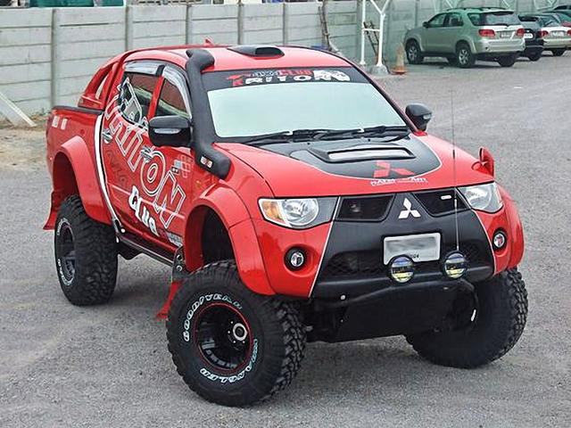 三菱劲畅和他的前生l200皮卡超选四驱加双锁越野王者改装利器