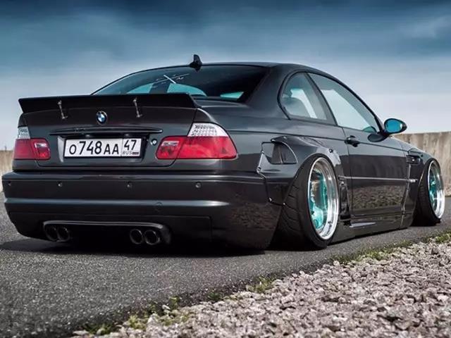 宝马3系:一辆玩姿态的e46改装车,完美!