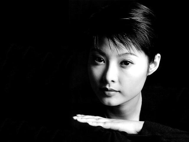 林博文,加拿大人,性格有些内向,中文不错.