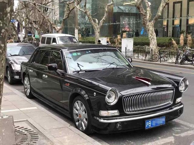 上海首辆红旗l5街头实拍,500万国产豪车,气势不输劳斯莱斯