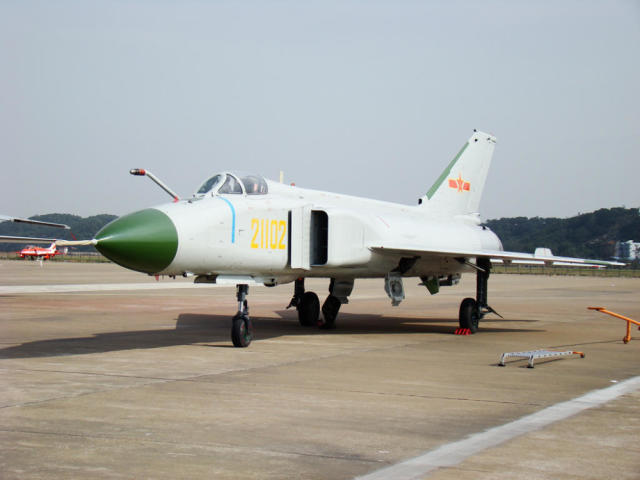 当然,最终歼83战斗机众目睽睽之下2连摔,直接导致型号取消,花费无数的