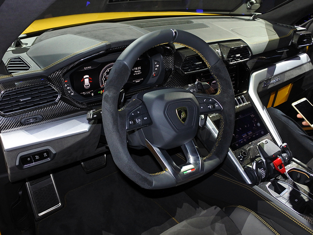 24年后这款300万suv盯上中国,玛莎拉蒂虎躯一震,饭碗不保?