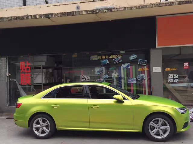 奥迪a4l汽车车身改色电光柠檬绿贴膜效果图 亮丽惹眼