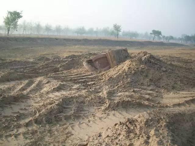 民间故事:刨人祖坟,挖出不腐老太婆,当天出事了