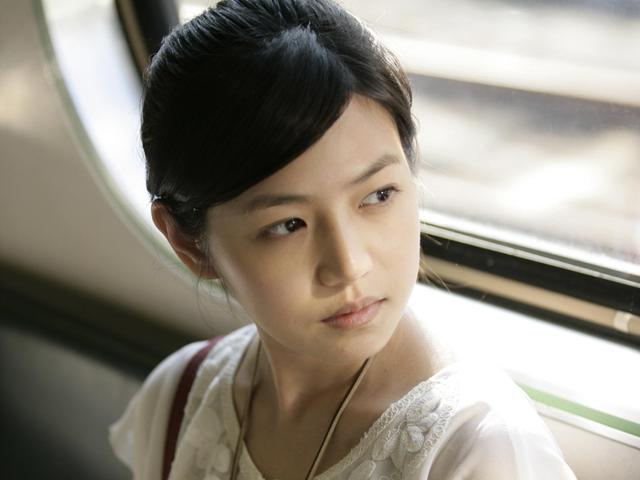 陈妍希复出演邓丽君,曾经的包子"小龙女",这才会受到好评吗?