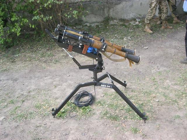 不过感觉这种改装脱离的rpg-7反坦克火箭筒携带方便,操作简单的优势.