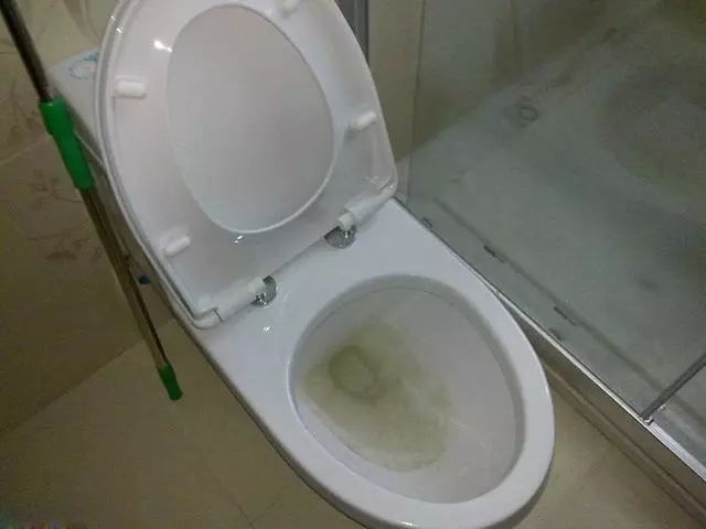 马桶又臭又脏?亲身体验教你小妙招,干净又省钱!关键是安全|马桶|安全|
