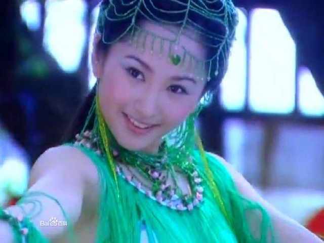 在剧中,最为漂亮的青儿是由杨蕊扮演的,美丽,圣洁,因天生丽质被人吹捧