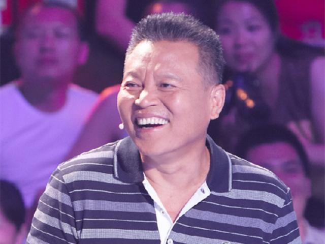 如今的赵小锐已经年过60,面容上已经增添不少皱纹.
