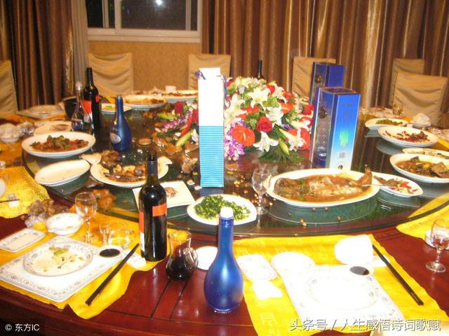 快过年了,大家看看酒桌饭局社交潜规则|过年|饭局|吃饭_新浪新闻