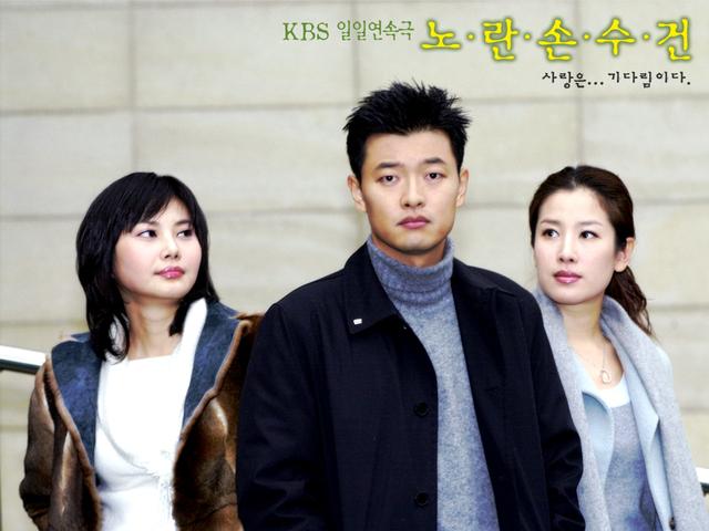 《黄手帕》13年了,她嫁豪门,他娶美女,她成整容范本,唯她消失