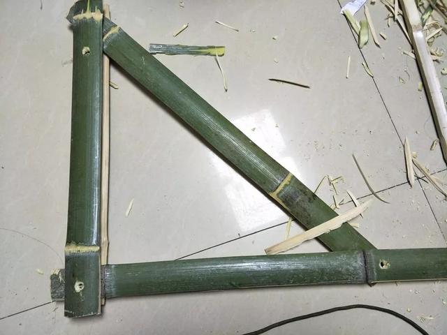 这个陷阱在中国流传2000多年,古代主要用来捕捉老鼠,黄鼠狼等,不过