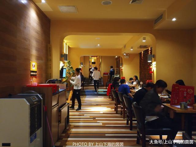 在广州开了不少分店的卡朋西餐到底有啥魅力让年轻人天天排长队?