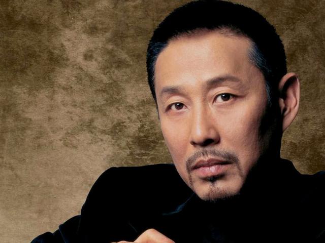 陈道明一家三口颜值超高,妻子端庄大气,女儿却无人敢娶?