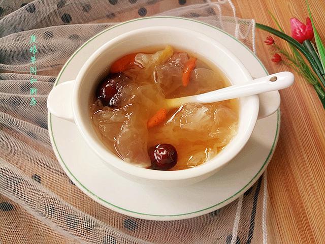 7月常喝此汤最好,男人喝养肾,女人喝美白,孩子喝健脑!