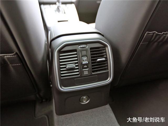 顶配的保时捷macan, 3.6t发动机, 下地125万, 可以买卡宴了!
