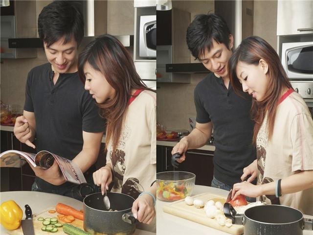 两口子过日子,与其把精力放在对与错的判断上,不如放在如何解决问题上