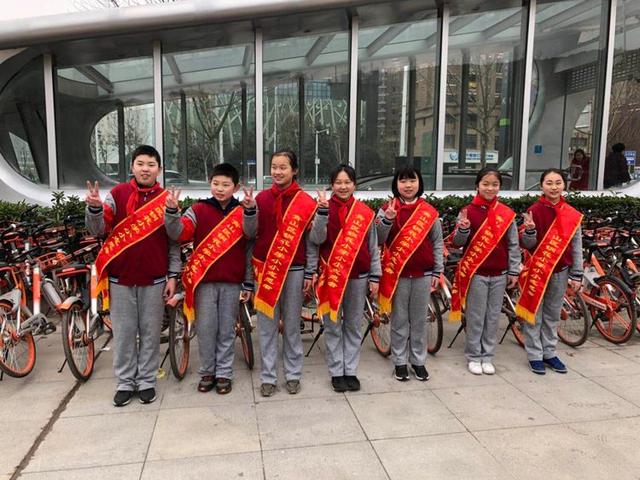 爱他人 做新时代好少年--钢花小学小小志愿者在