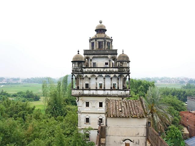 主要的旅游看点在于世界文化遗产开平碉楼,圭峰山国家森林公园,五邑