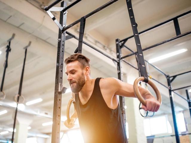 学习超级英雄锻炼,建立你自己的"钢铁身体"