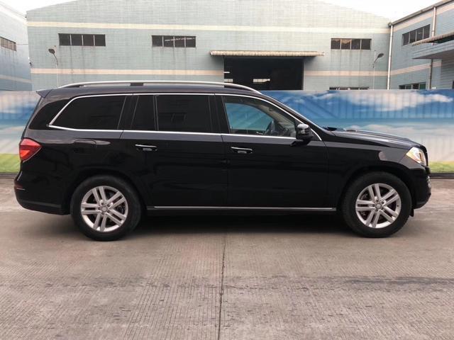 新车落地价144万,现在仅售26万,奔驰suv的车内空间就是大