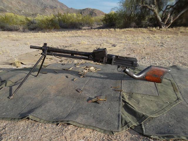 都叫它歪把子,它是抗日战争中曝光率非常高的轻机枪