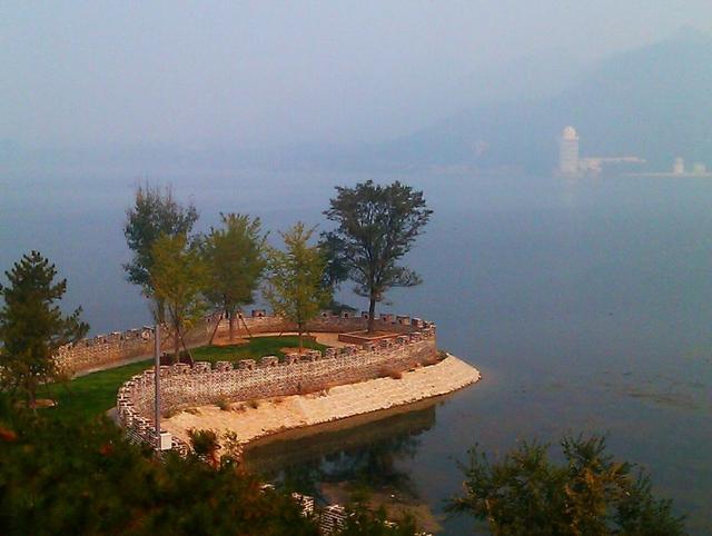 秋日里北京怀柔宽沟的迷人景色