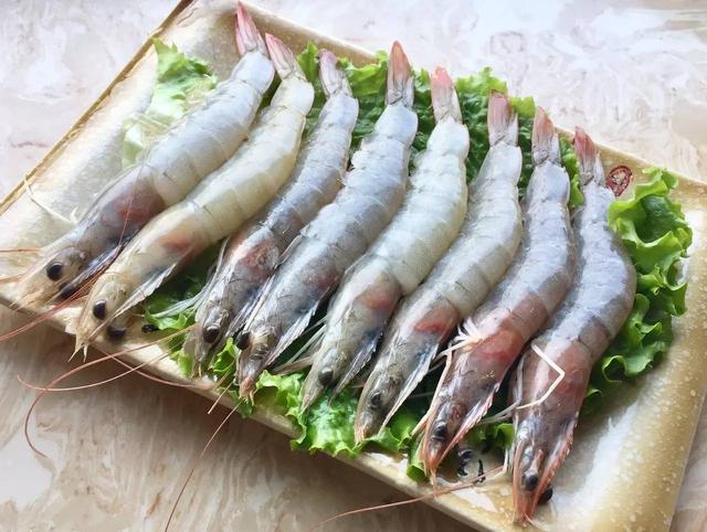 传统铜锅涮羊肉,滋补骨汤鸳鸯锅底,吉林这家清真火锅味儿够正!