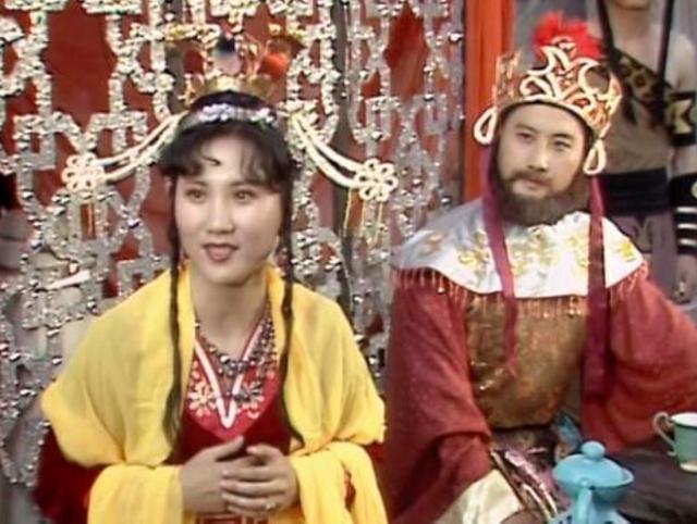 当时的这位天竺国王后的戏份也算不少,但大家一定不会想到剧中的这两
