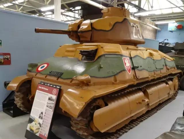 上最优秀的中型坦克,从概念上看,它较早应用了倾斜装甲和铸造炮塔技术