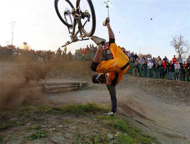 搞笑:这才是真正的马拉车啊