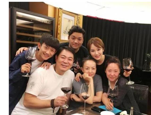 一张图告诉你宋丹丹家到底多有钱,贫穷限制了