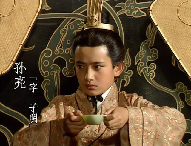 孙綝是孙峻的从弟,众臣原本就对孙峻以宗室身份独揽大权所不满,而今