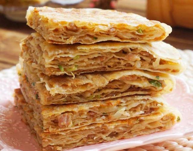 媳妇做的千层肉饼又酥又好吃,放一天都不硬,连吃2大块,真过瘾