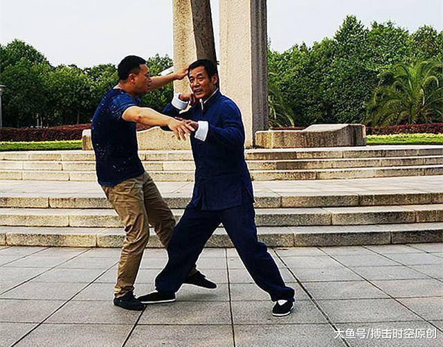 传统武术到底能不能打? 看完这六张动图, 答案就不言而喻了