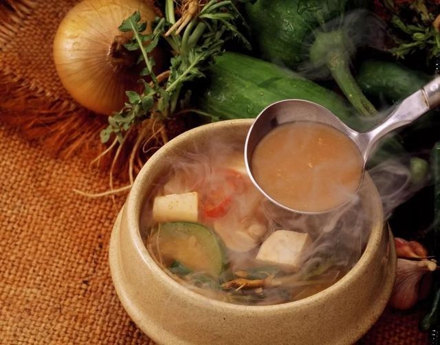 适合秋季食用的药膳汤，滋补你整个秋冬！|补血|天麻|当归_新浪新闻