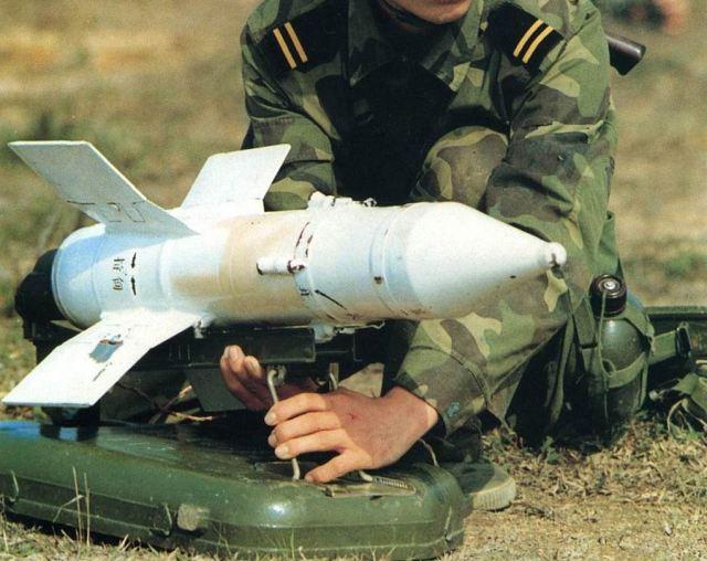 这篇文章的主角是我军在70年代开始装备部队的红箭-73反坦克导弹.