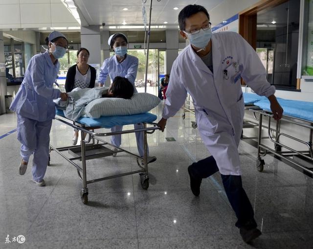 医生从未想到过:这个女病人后背上,会有如此大的一个洞!