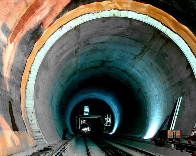 世界最昂贵隧道:花17年耗费830亿建成,只为缩短1小时车程
