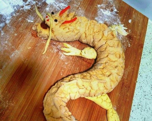 儿子用南瓜做出龙造型,软糯香甜有嚼劲,吃的笑眯眯!