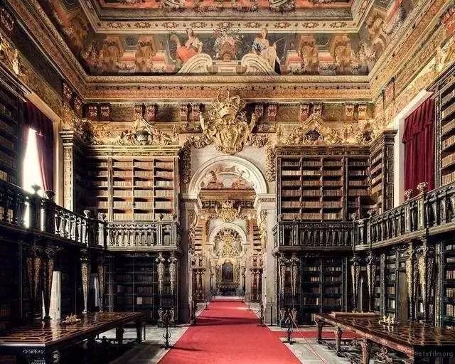 这么美的图书馆,你还舍得不读书吗?