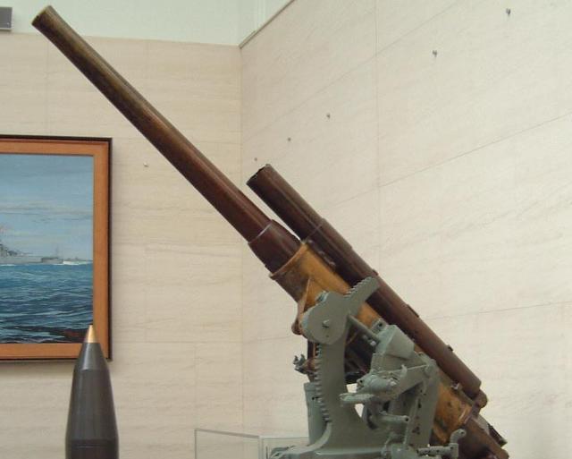 二战日本世界各国海军中史无前例的舰种伊势级航空战列舰