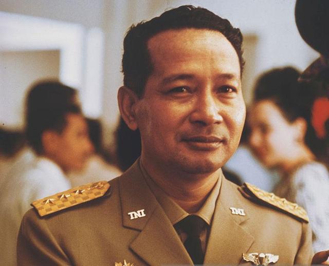 此人是世界首贪:拿走国家75%的钱,屠杀50万华人,还活到了87岁