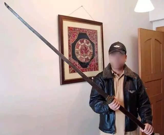 现代刀剑爱好者收藏的陌刀横刀,也就是现在所称的"唐大刀",是唐朝兵士