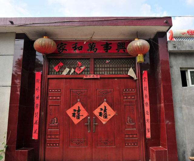 过年大门口一定记得放3样东西,横财滚滚来,家里一旺旺十年