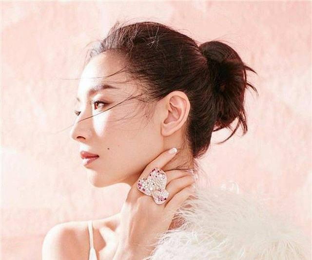 董洁穿婚纱_金粉世家董洁婚纱(2)